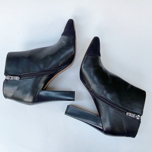 Ann Taylor Loft Black Ankle Booties Faux Leather/Suede Toe Side Zip Size 9.5M - Picture 5 of 14